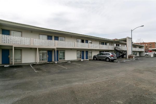 Rodeway Inn & Suites Capri (Montana)